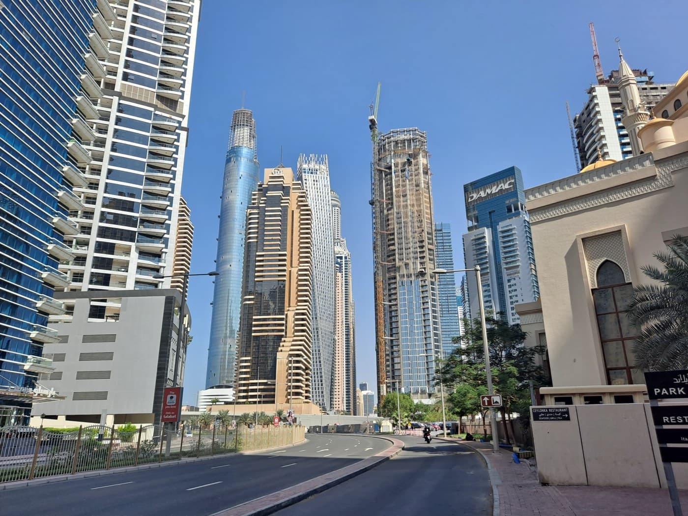 Two-bedroom with full marina view in Marina Gate — image 3